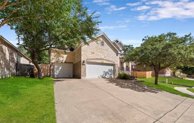 rental at 1318  Heavens Peak in San Antonio, TX — photo 2