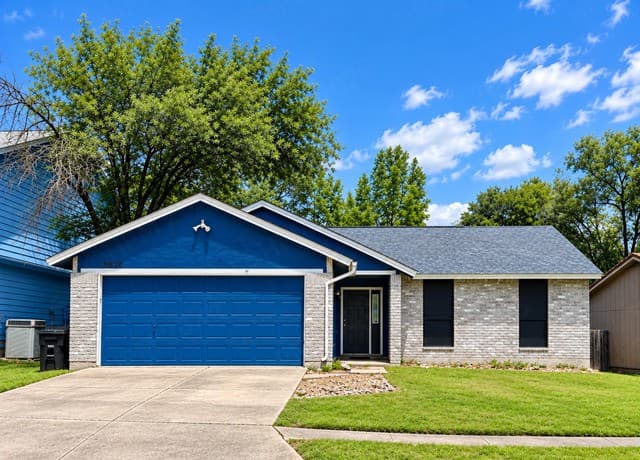 rental at 5530  Sunup Dr in San Antonio, TX — photo 1