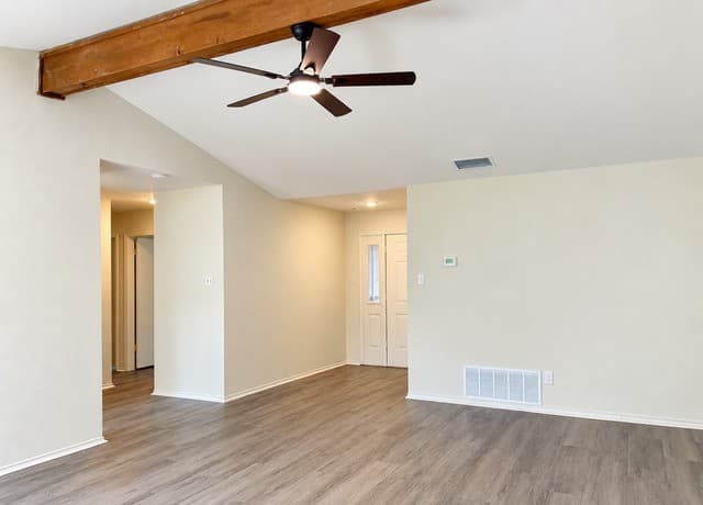 rental at 5530  Sunup Dr in San Antonio, TX — photo 3