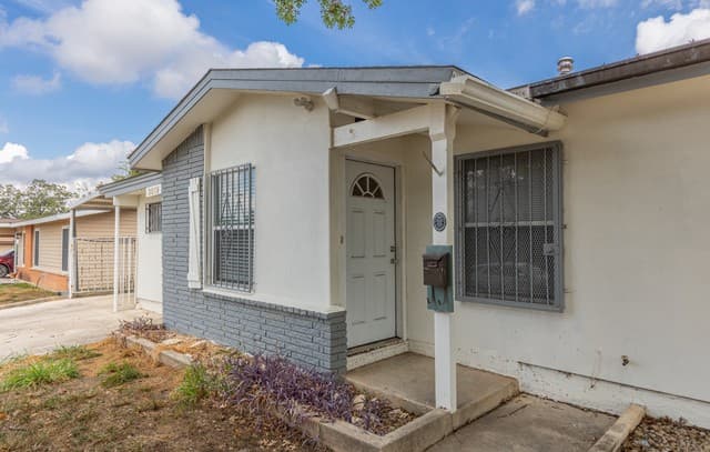 rental at 3019  Lasses Blvd in San Antonio, TX — photo 3