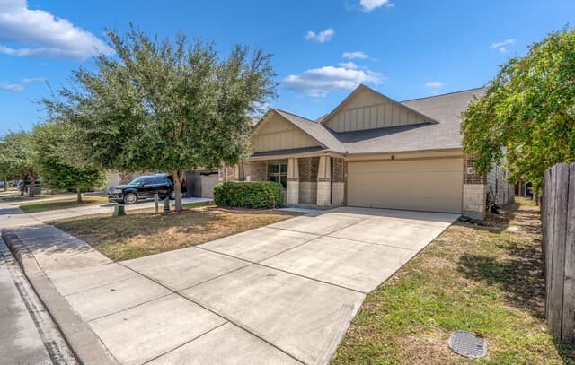 rental at 11146  War Emblem in San Antonio, TX — photo 1