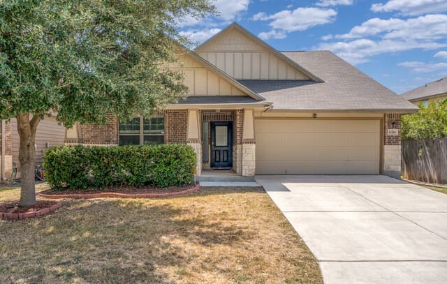rental at 11146  War Emblem in San Antonio, TX — photo 3