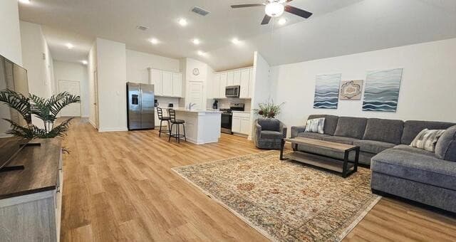 rental at 13531  Beebrush Saddle in San Antonio, TX — photo 2