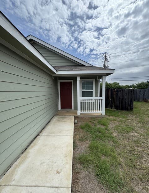rental at 306  Pradera Cv in San Antonio, TX — photo 1