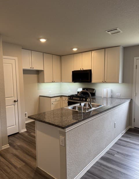 rental at 306  Pradera Cv in San Antonio, TX — photo 5