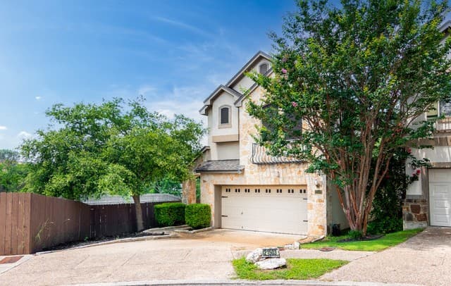 rental at 21503  Dion Vlg in San Antonio, TX — photo 1