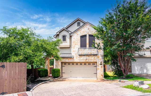 rental at 21503  Dion Vlg in San Antonio, TX — photo 2