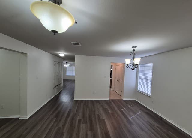 rental at 216  Hereford St in Cibolo, TX — photo 3