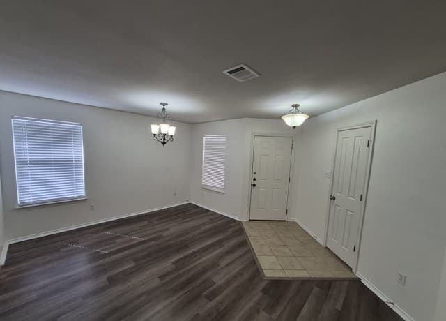 rental at 216  Hereford St in Cibolo, TX — photo 5