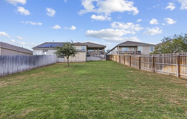 rental at 5334  Basil Chase in St Hedwig, TX — photo 4