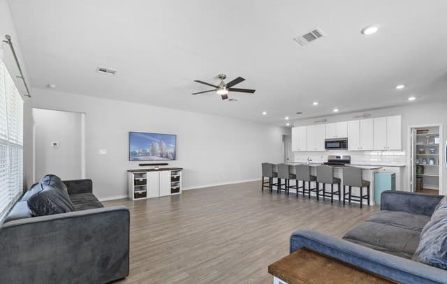 rental at 5334  Basil Chase in St Hedwig, TX — photo 5