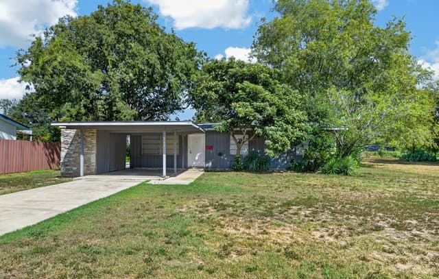 rental at 213  Aviation Ave in Schertz, TX — photo 2