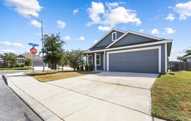 rental at 9954  Flax Mill Dr in San Antonio, TX — photo 2