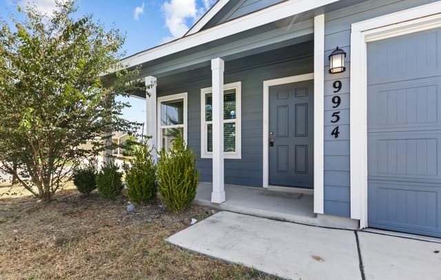 rental at 9954  Flax Mill Dr in San Antonio, TX — photo 3