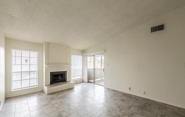 rental at 1427  Loma Alto Unit 4 in San Antonio, TX — photo 1