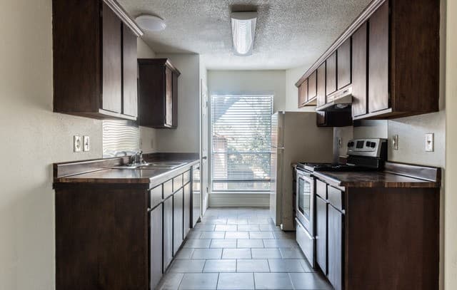 rental at 1427  Loma Alto Unit 4 in San Antonio, TX — photo 4