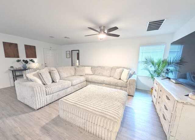 rental at 6422  Marco Plns in San Antonio, TX — photo 3