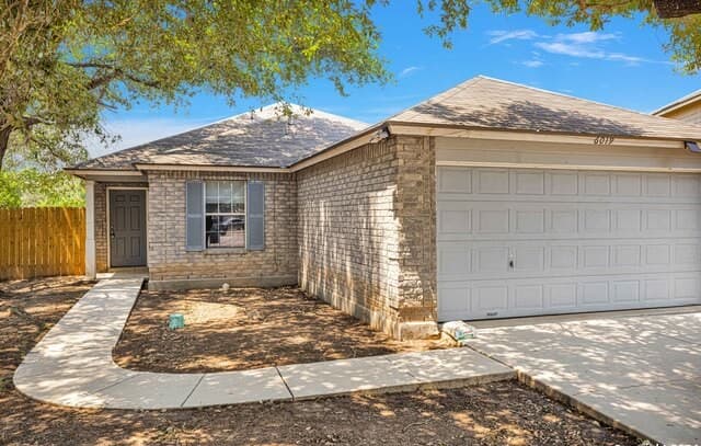 rental at 6019  Old Corral in San Antonio, TX — photo 1