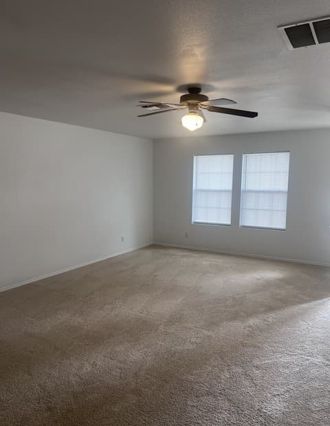 rental at 16502  Clydesdale Run in Selma, TX — photo 2