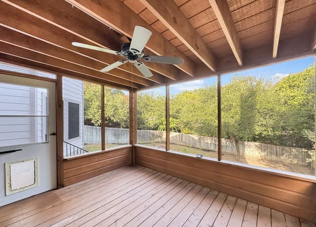 rental at 10102  Wilderness Gap in San Antonio, TX — photo 2