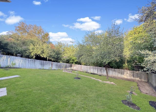rental at 10102  Wilderness Gap in San Antonio, TX — photo 4