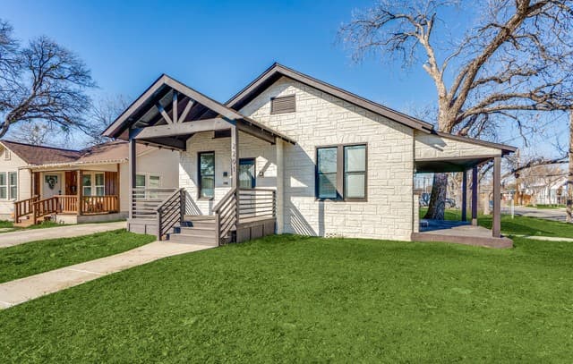 rental at 2201 Monterey St in San Antonio TX