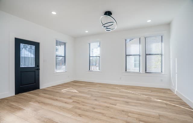 rental at 2201  Monterey St in San Antonio, TX — photo 4