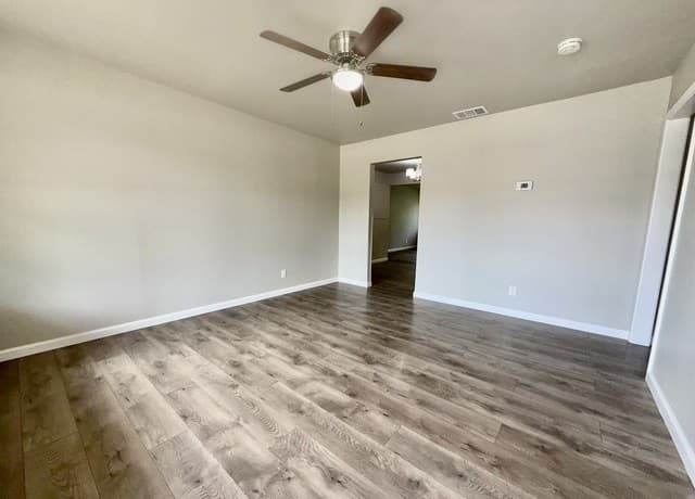 rental at 4831  Seabreeze Dr in San Antonio, TX — photo 3