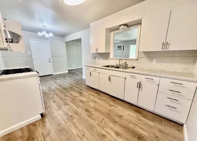 rental at 4831  Seabreeze Dr in San Antonio, TX — photo 4