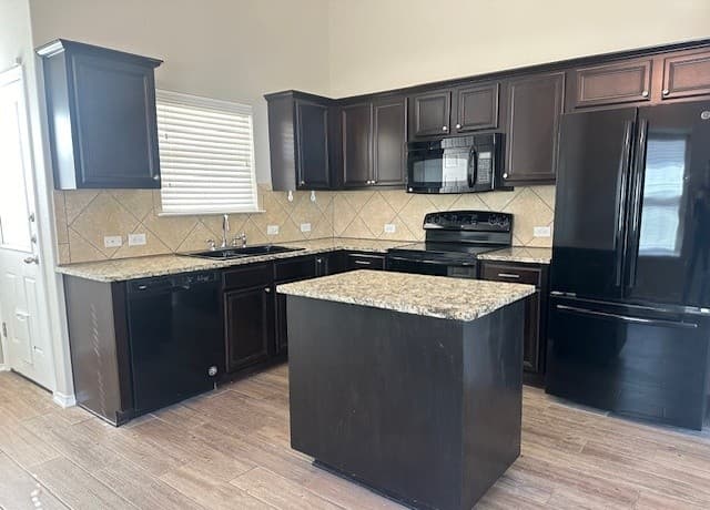 rental at 2420  Dimmitt Dr in New Braunfels, TX — photo 3