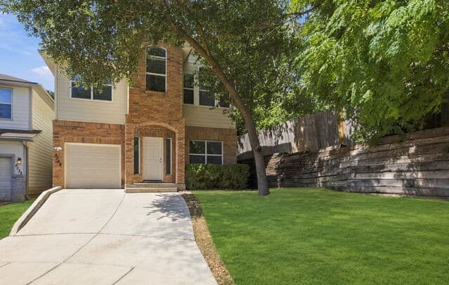 rental at 5562  Painter Green in San Antonio, TX — photo 2