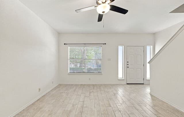 rental at 5562  Painter Green in San Antonio, TX — photo 4