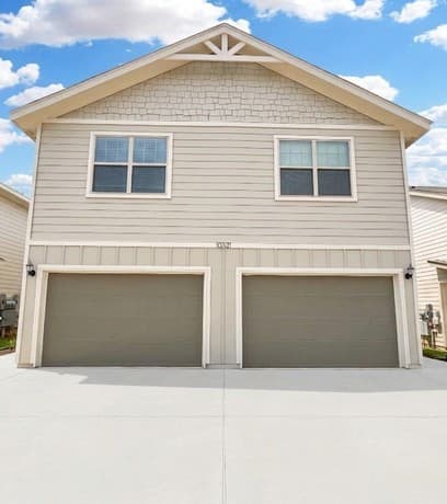 rental at 10331  Lynwood Br Unit 102 in San Antonio, TX — photo 1