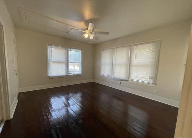 rental at 235  Barrera St in San Antonio, TX — photo 1