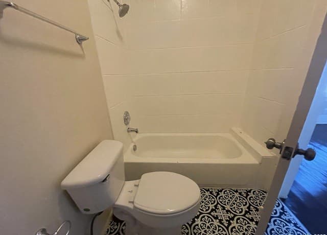 rental at 235  Barrera St in San Antonio, TX — photo 5