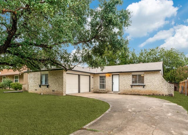 rental at 8210  Windover in San Antonio, TX — photo 1