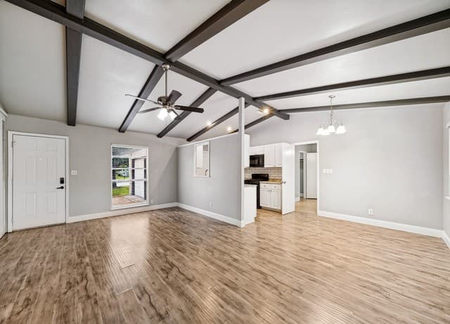 rental at 8210  Windover in San Antonio, TX — photo 2