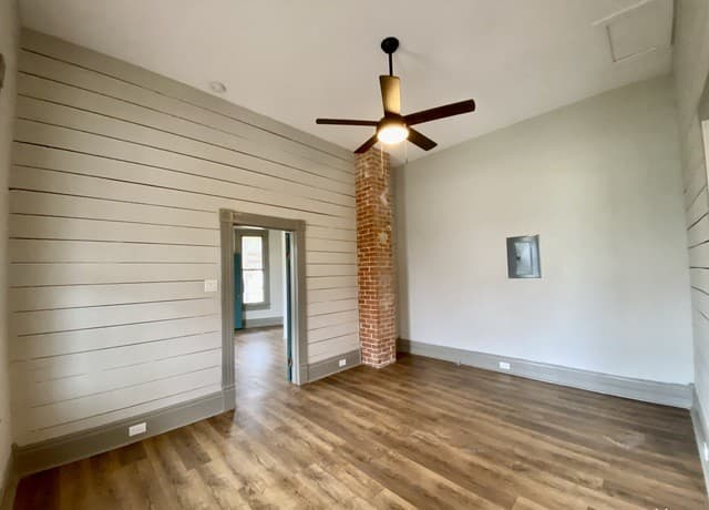 rental at 1515 E Southcross Blvd Unit 2 in San Antonio, TX — photo 2