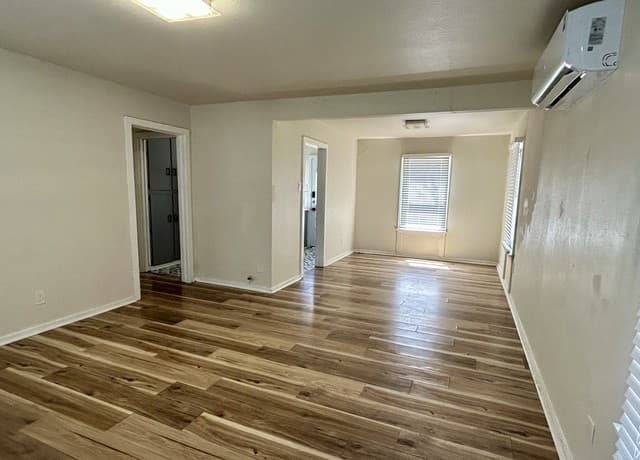 rental at 922  McIlvaine in San Antonio, TX — photo 2
