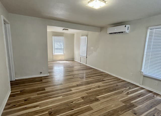 rental at 922  McIlvaine in San Antonio, TX — photo 3