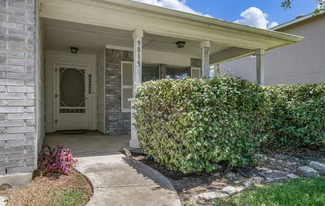 rental at 9815  Autumn Pl in Converse, TX — photo 4