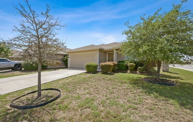 rental at 203  Cardinal Way in San Antonio, TX — photo 2