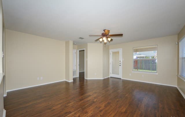rental at 203  Cardinal Way in San Antonio, TX — photo 4
