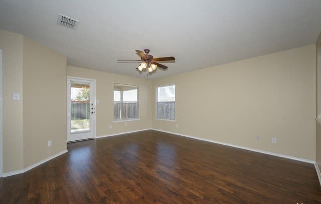 rental at 203  Cardinal Way in San Antonio, TX — photo 5