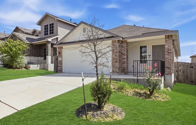 rental at 10416  Macoun in San Antonio, TX — photo 2