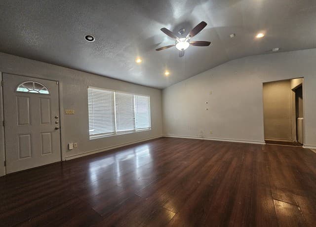 rental at 1227  Oblate in San Antonio, TX — photo 3