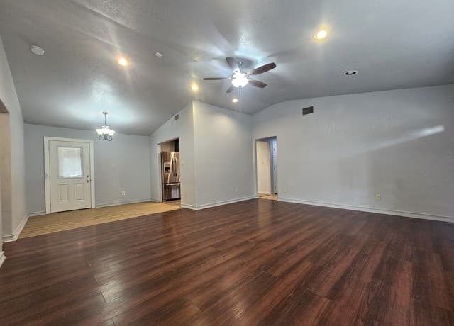 rental at 1227  Oblate in San Antonio, TX — photo 5
