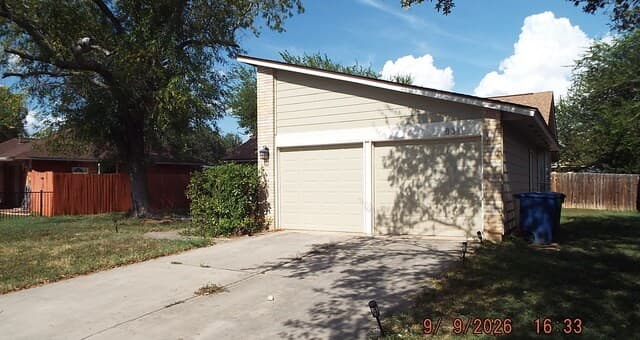 rental at 8311  Meadow Fire in San Antonio, TX — photo 2
