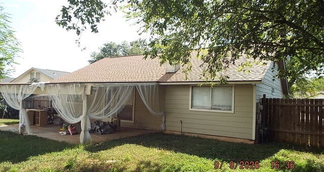 rental at 8311  Meadow Fire in San Antonio, TX — photo 3