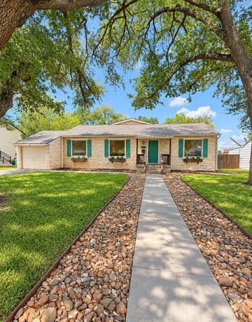rental at 227  Larchmont Dr in San Antonio, TX — photo 1